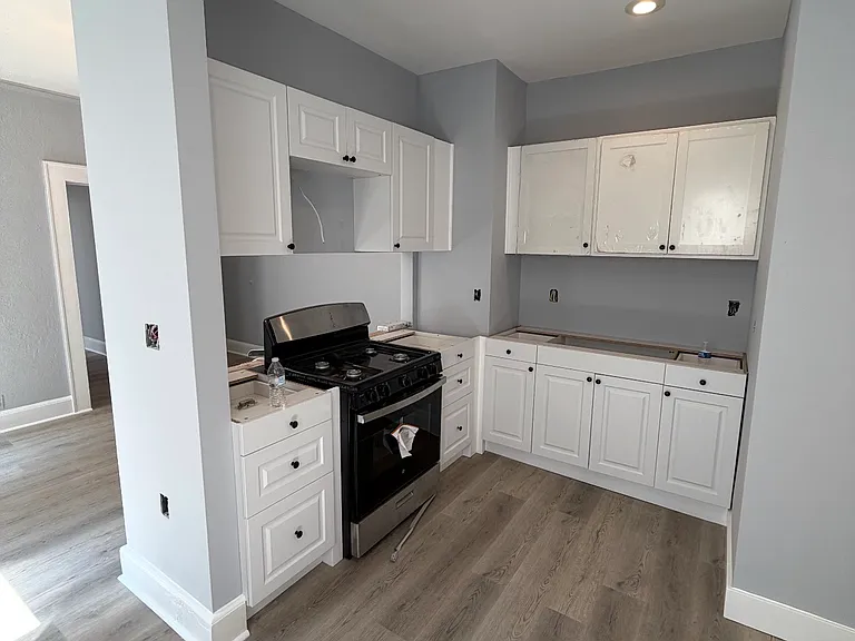 8 Lake St #0 — Photo 3