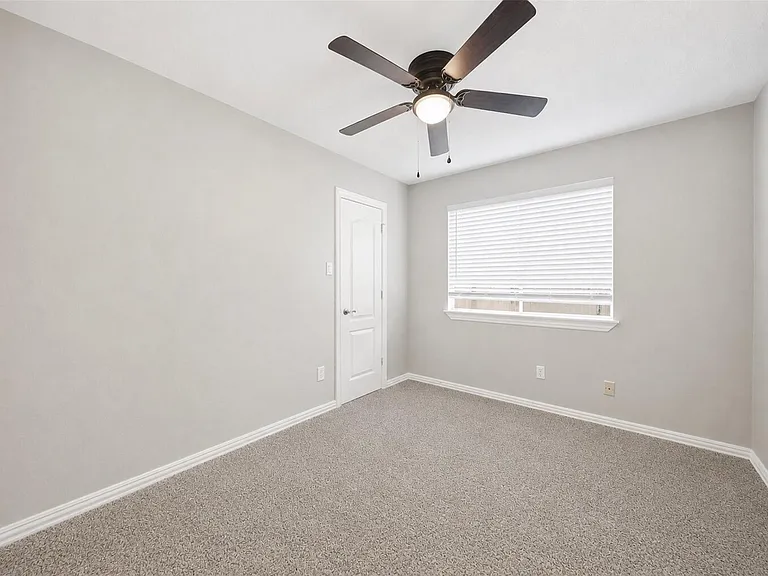 16310 Emberwood Dr — Photo 24