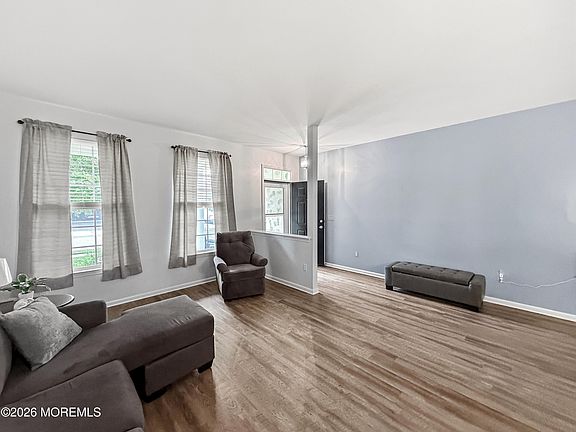 2nd image of 2 Warwick Court