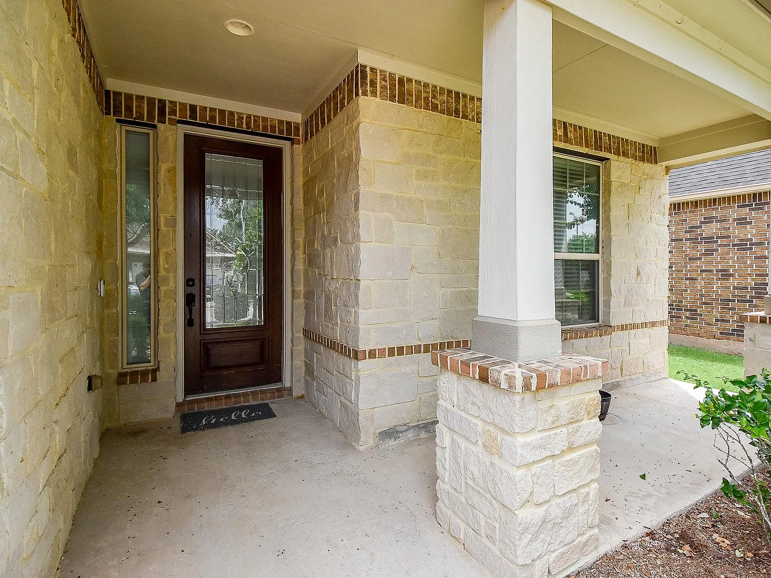 3 bed, 2.5 bath, 2972 sqft, $2,950 — Photo 2