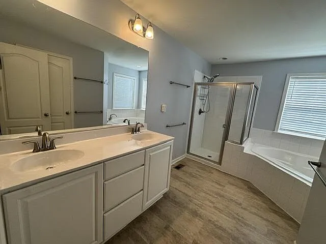 136 Alliance Ct — Photo 21
