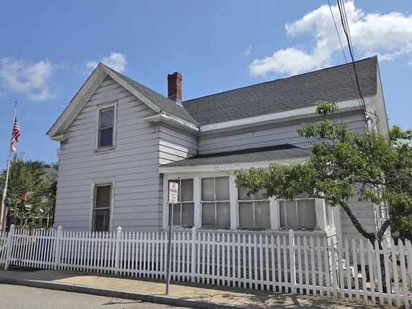 4 Kimball St, Ipswich, MA 01938