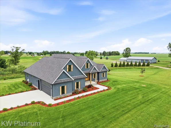 493 Wood Rd, Snover, MI 48472