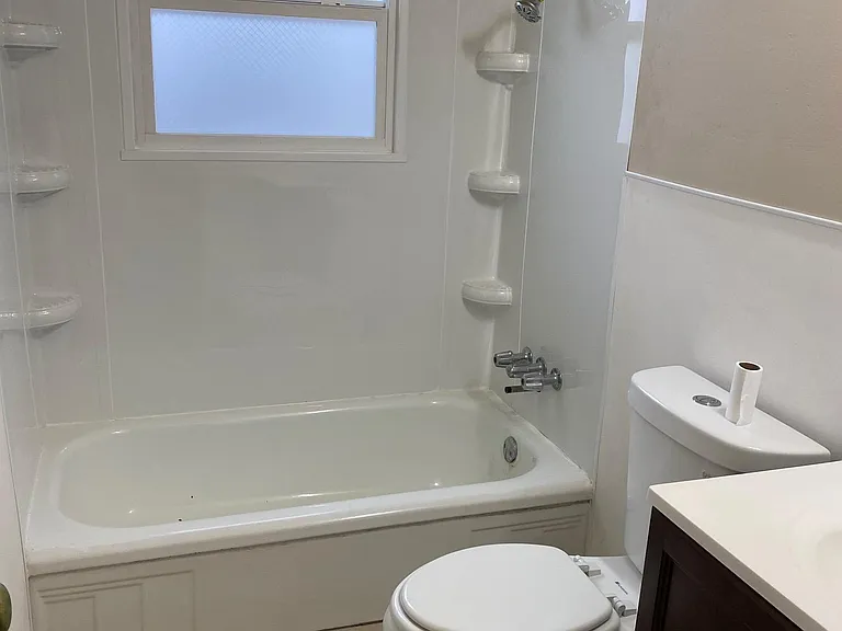 220 E Myrtle Dr — Photo 4
