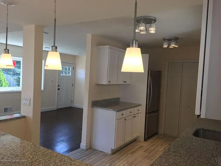 538 Nebraska Ave — Photo 4