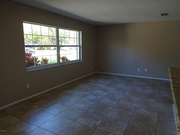 5th image of 1027 Calle Grande St
