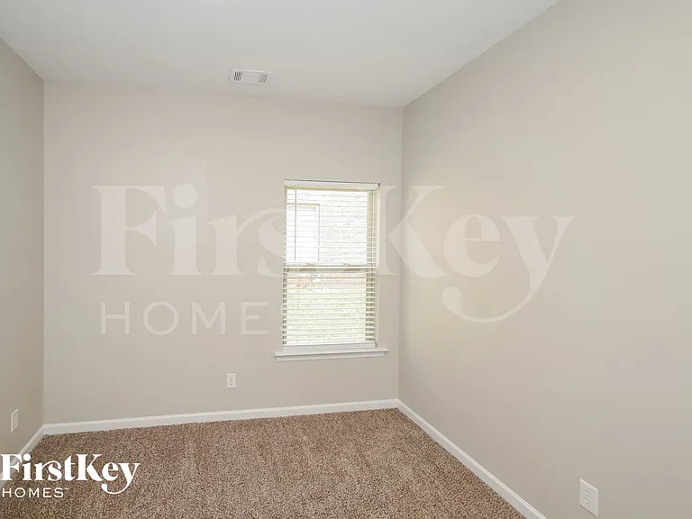 8229 Owen Park Dr — Photo 12