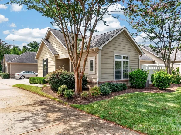 4745 Polo Gate Blvd, Charlotte, NC 28216