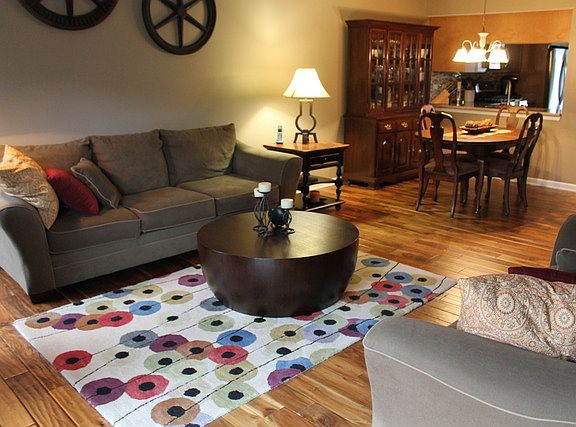 4th image of 1012 Bentley Ln