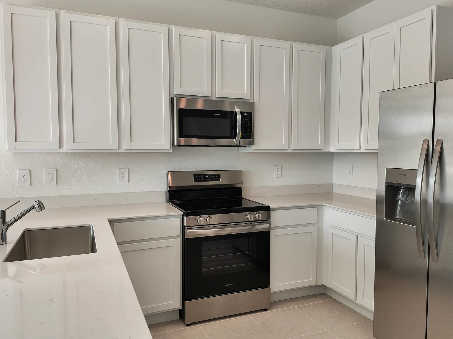 3 bed, 2.5 bath, 1834 sqft, $1,900 — Photo 4