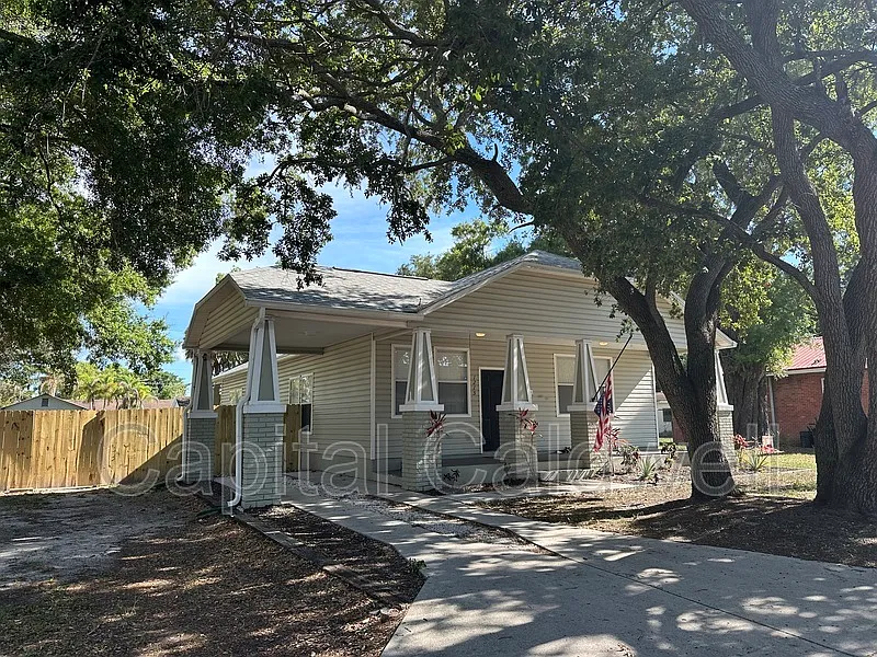 3 bed, 2.0 bath, 1614 sqft, $2,150 — Photo 1