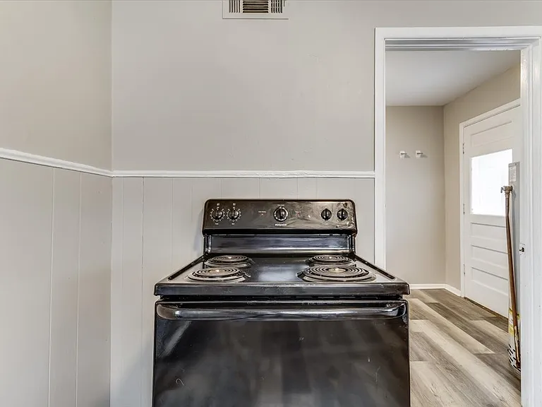 4551 S Walnut Ave — Photo 18
