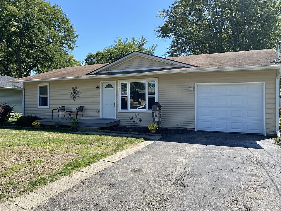 1st image of 250 Schryver Ave