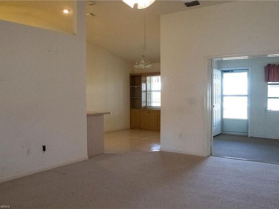 2nd image of 3253 Lake Hill Dr