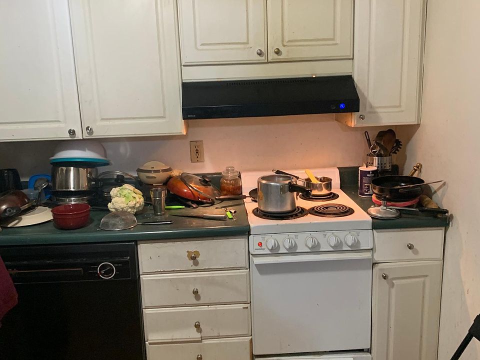2nd image of 203 University Ave APT 3