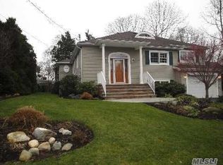 47 Crescent Beach Dr, Huntington, NY