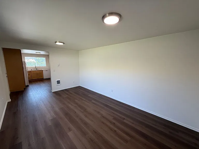 1505 NW Highland Dr — Photo 6