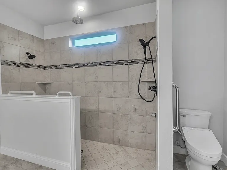 1708 Stillwater Dr — Photo 18
