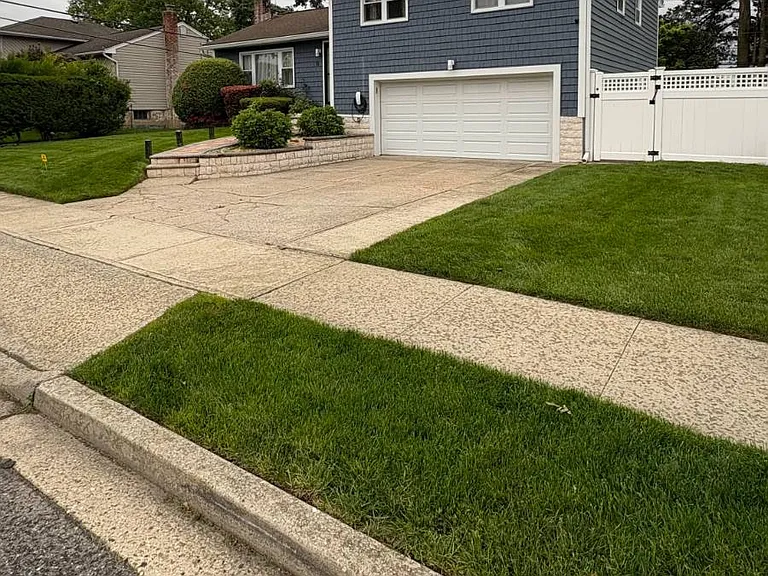 10 Cranberry Ln — Photo 1