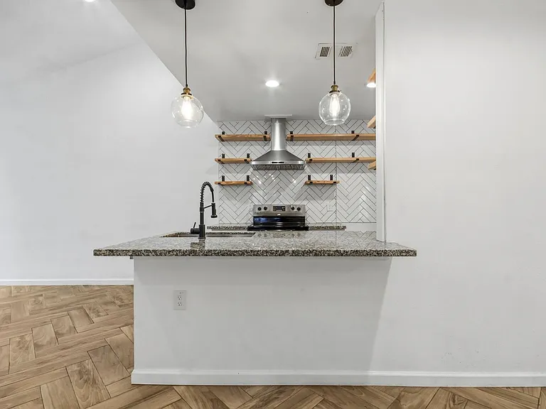 4530 Stanford Ct — Photo 8