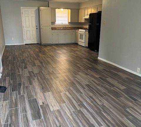 2nd image of 9222 N Southland Park Dr