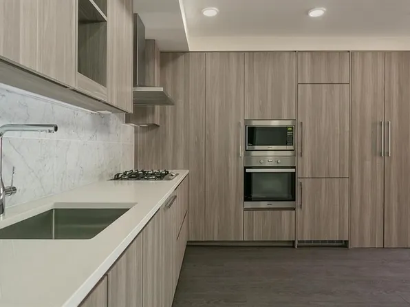 455 SW Marine Dr #707, Vancouver, BC V5X 2S9