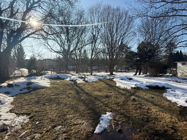 15 Colony Cir, Camillus, NY 13031