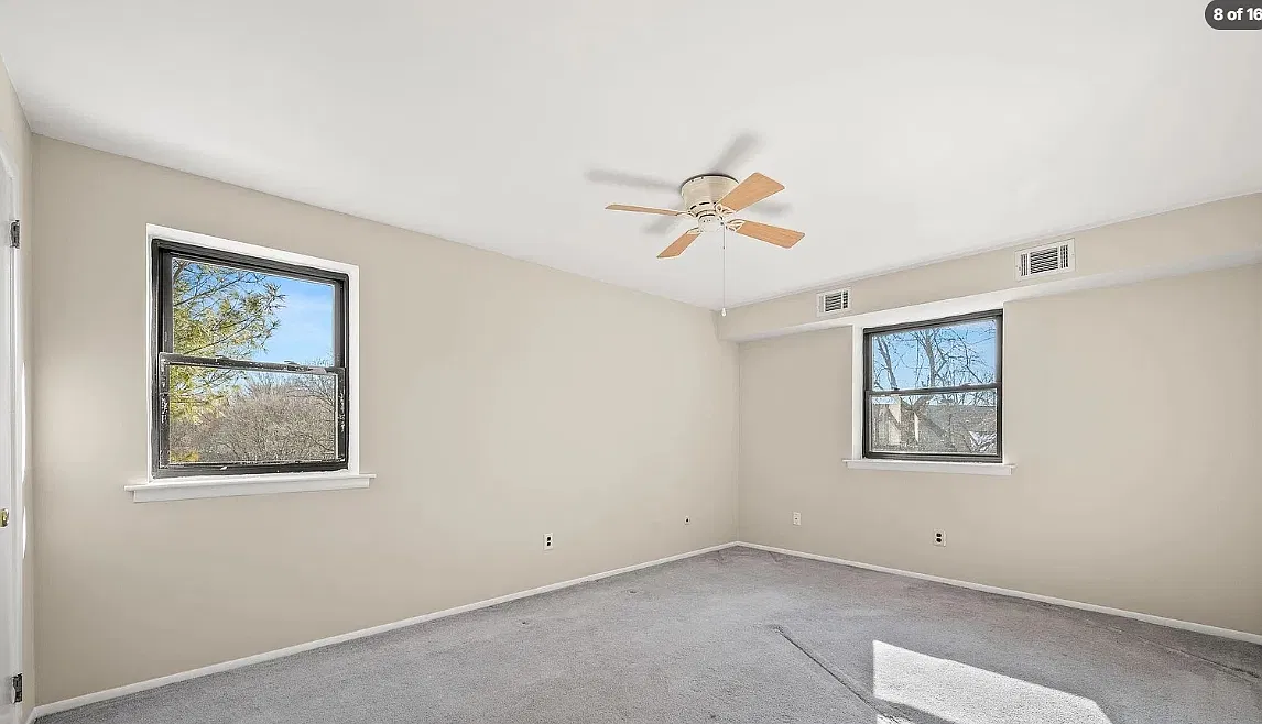 2 bed, 900 sqft, $1,577 — Photo 2