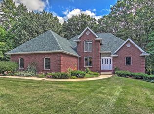 4512 Thornbury Dr E, Valparaiso, IN 46383