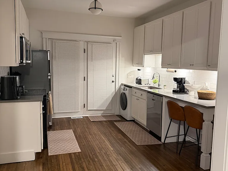 5744 Pershing Ave #1W — Photo 7