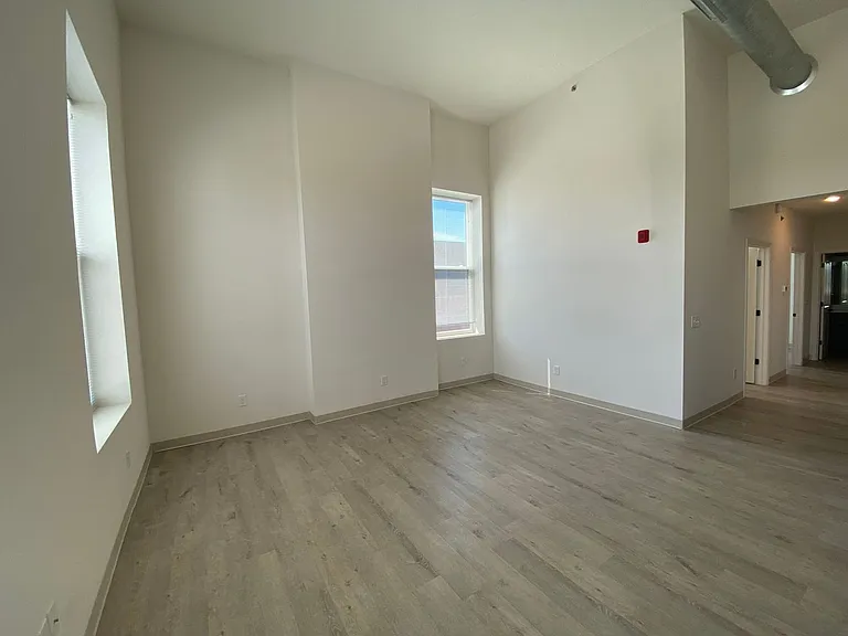 350 N Main St — Photo 51
