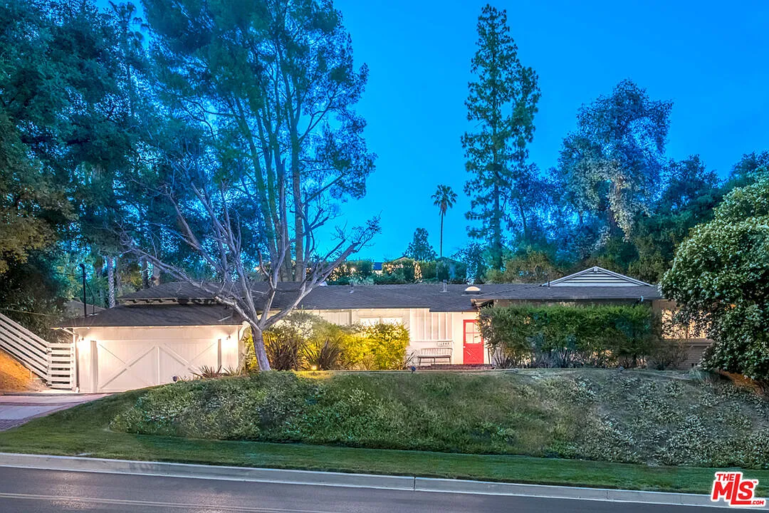 Building Photo - 16849 Adlon Rd