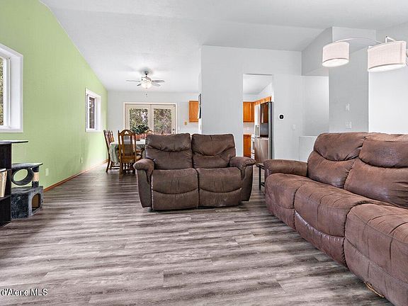 3rd image of 9914 N Hillview Dr
