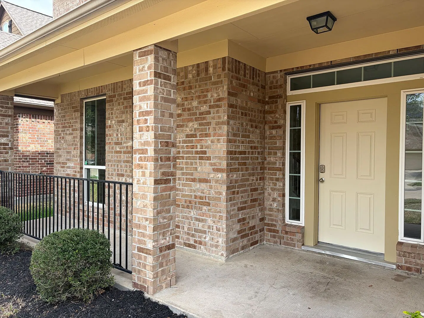Beautiful two story house. — Photo 3