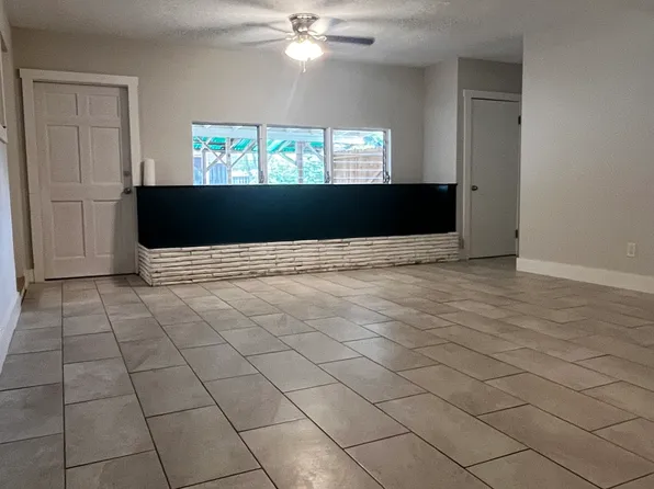 4630 Kosarek Dr, Corpus Christi, TX 78415