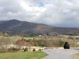 123A Meadow View Ct, Hayesville, NC 28904