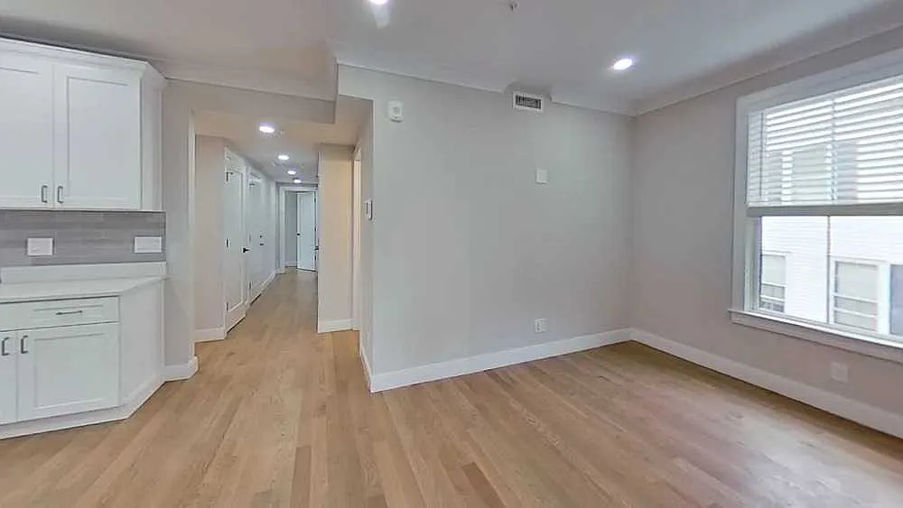 4 bed, $5,300 — Photo 2