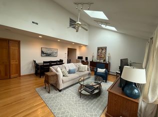 39 Eastwoods Dr #2, Cold Spring Harbor, NY 11724