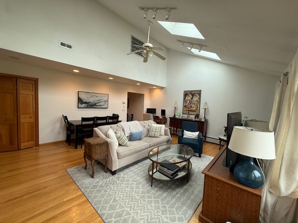 39 Eastwoods Dr #2