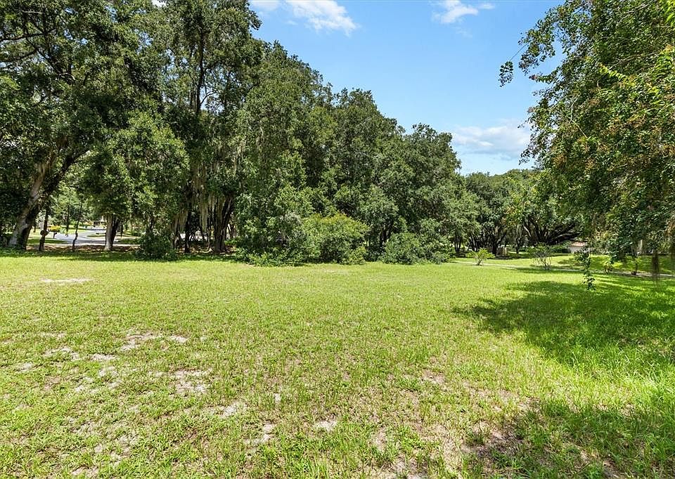 1st image of 504 Dowling Cir #1