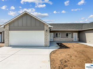 124 & 126 E Santa Fe Cir, Mulvane, KS 67110