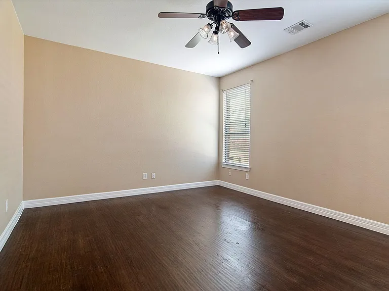 4621 Brighton Dr — Photo 13