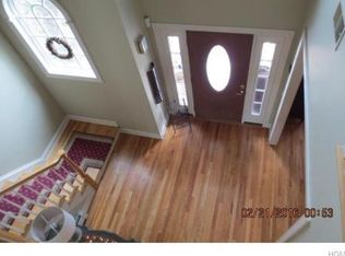 68 Coppergate Ln, Warwick, NY 10990