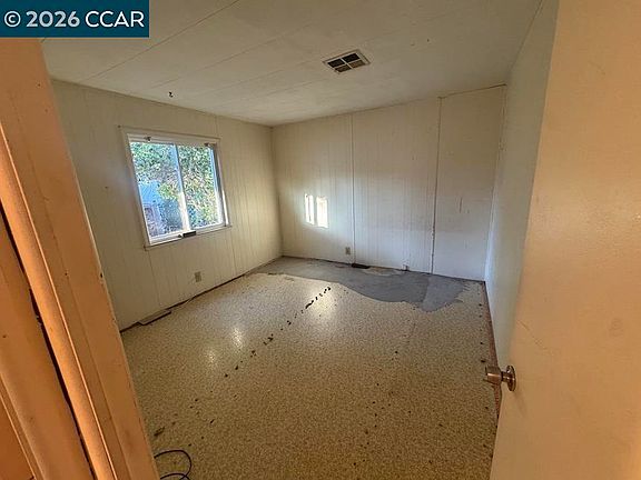 4th image of 262 Carob Way