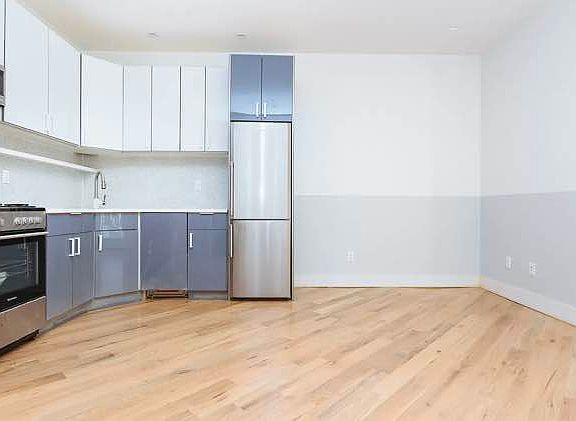 4th image of 214 Sumpter St #2F