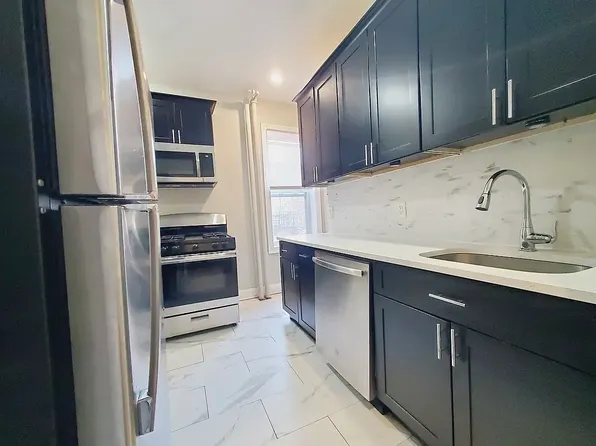 157 Bergen Avenue image 1 of 4