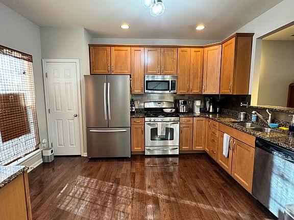2nd image of 280 W Bland St