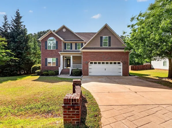 133 Summit Overlook Dr, Clayton, NC 27527