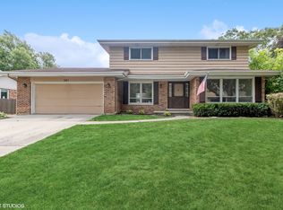 531 E Juniper Dr, Palatine, IL 60074