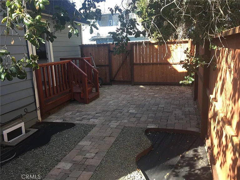 1025 Gladys Ave — Photo 30